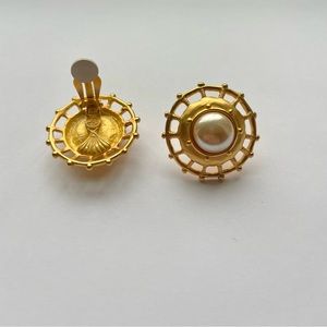 VINTAGE - Karl Lagerfeld Clip On Gold & Pearl Earrings
